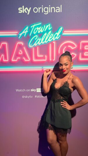 Tahirah Sharif Instagram - Last night was AMAZING, the energy and buzz was incredible. I’m beyond excited that everybody can finally watch #atowncalledmalice on @skytv & @nowtv TODAY!!
•
•
Styling: @mrsemilyevans 
Hair: @ronke.olaibi
Make up: @levijademakeup
•
•
@jackorowan | @elizabutterworth | @shrapnellex | @joshtedeku | @marthaplimpton | @georgejaques | @lealeabest 💘