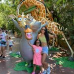 Taila Santos Instagram – Dia mais que especial com meus amores 🥳🎡
@pedro_disciplina33 
@glorinha_model