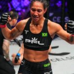 Taila Santos Instagram - “Não tenha medo da mudança. Ela assusta, mas pode ser a chave daquela porta que você tanto deseja abrir.”☝🏽🎯 @pflmma #TEAMTAILASANTOS #MMA #PFL #VITORIA #DEUSNOCOMANDO