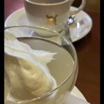 Takako Tokiwa Instagram - 京都の香りに触れる春 －聞いて見て食する香り－ 今回のテーマは「香り」 京都では、街の至る所で感じるお香。 お寺だけではなく、お料理屋さん、お宿、雑貨屋さんなどでも。 ご先祖さまにお供えするためのお線香以外にも、きっと…何か意味があるんじゃないかと常々答えを探していた。 ほんの少し…その謎に近づけた気がしました♫ 茶道家・千葉吉美さんに御案内いただき、「和の香り」について学びました。 グルメコーナーでは、食材にとことんこだわり、美味しく、独創的なお食事を提供されている大注目のお店。 カフェコーナーは…ついに来ました！ 「石」 八阪神社からすぐ近くだという好立地にも関わらず、意外と知られていない名店。 内装が素晴らしい✨ レモンゼリーは初めていただきましたが…癖になりそう☺️✨ @kbs_kyoto_official @kbs_kyoto_official @tokyomx.9ch @happy2ndlife #ふふふっ #今回は放送前に間に合った #我ながらあっぱれ #やればできるこ #先月は… #お豆腐でしたねぇ #あはははは〜♫ #さ、前を向いて参りましょう（笑）