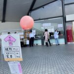 Takako Tokiwa Instagram - NHK「あさイチ」 能登半島地震から3ヶ月。 特集をしてくださいました。 短縮版で短くなってしまったけれど、しっかりと今を伝えてくださることが嬉しかった。 あさイチのスタッフの皆様…本当にありがとうございます😭💦 発災後、すぐに呼んでくださったNHK名古屋の番組でご一緒した危機管理アドバイザーの国崎信江さん。専門家としてお話しされるときは頼もしい先生なのに…一緒に写真を撮っていただいた時のチャーミングさといったら😍✨素敵すぎます（笑） そして…この先も…被災地を宜しくお願い致します。 番組終わりで…歩いてNHKの横にある国立代々木競技場第二体育館へ。輪島・ラトリエドゥノトの池端シェフ率いるチーム輪島の皆さんが出展している「能登マルシェ」へ。 ん？？？ 気づいたらカレー担当になってました（笑） ま、でも、輪島での炊き出しで人気メニューだった鯖カレーを担当させてもらえたのは光栄でして…たくさんの方々に食べていただけたし…良かったよかった。 あ！あと、七面鳥のラーメンが！！ビックリするほど美味しかったぁぁぁ😍✨ラーメン好きさんは絶対に！！ 普段ラーメンを食べない方も、これは是非っ！！ 楽しい一日をありがとうございました♫ 明日も素敵なマルシェになりますように✨ @nhk_asaichi #能登マルシェ @toshiya.ikehata @latelie_de_nono