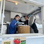 Takako Tokiwa Instagram - NHK「あさイチ」 能登半島地震から3ヶ月。 特集をしてくださいました。 短縮版で短くなってしまったけれど、しっかりと今を伝えてくださることが嬉しかった。 あさイチのスタッフの皆様…本当にありがとうございます😭💦 発災後、すぐに呼んでくださったNHK名古屋の番組でご一緒した危機管理アドバイザーの国崎信江さん。専門家としてお話しされるときは頼もしい先生なのに…一緒に写真を撮っていただいた時のチャーミングさといったら😍✨素敵すぎます（笑） そして…この先も…被災地を宜しくお願い致します。 番組終わりで…歩いてNHKの横にある国立代々木競技場第二体育館へ。輪島・ラトリエドゥノトの池端シェフ率いるチーム輪島の皆さんが出展している「能登マルシェ」へ。 ん？？？ 気づいたらカレー担当になってました（笑） ま、でも、輪島での炊き出しで人気メニューだった鯖カレーを担当させてもらえたのは光栄でして…たくさんの方々に食べていただけたし…良かったよかった。 あ！あと、七面鳥のラーメンが！！ビックリするほど美味しかったぁぁぁ😍✨ラーメン好きさんは絶対に！！ 普段ラーメンを食べない方も、これは是非っ！！ 楽しい一日をありがとうございました♫ 明日も素敵なマルシェになりますように✨ @nhk_asaichi #能登マルシェ @toshiya.ikehata @latelie_de_nono