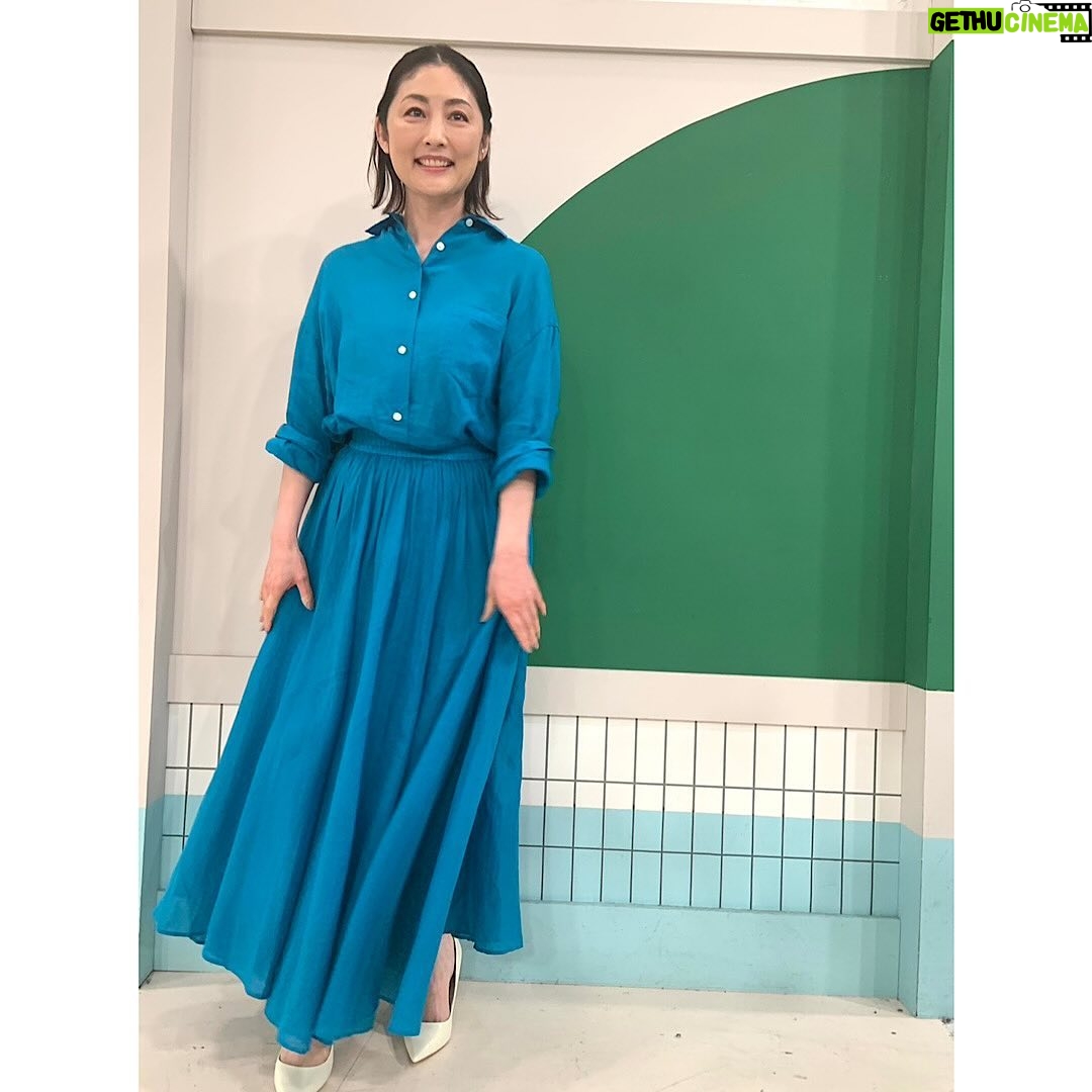 Takako Tokiwa Instagram - 今日のあさイチ 4月1日に放送された「能登半島地震から3ヶ月」は国会中継で短縮版となり、予定していたVTRが放送できなかった。 私の大好きな石川県珠洲市の「つばき茶屋」を経営する母娘のサツキさん&サトミさんのインタビュー。 時間がなかったんだもの放送出来なかったのも仕方ない、と諦めることも多い中…あさイチスタッフさんたちは、そのことを気にかけてくださり…本日のあさイチで、4月1日に放送出来なかった後半戦をしっかり伝えてくださった😭💦 インタビューを受けてくださった方々にとっては、番組が放送されることを楽しみにしてくださっているはず。その想いを汲んでくださったご配慮に…あさイチスタッフの被災地への愛を感じた。 愛される理由…だな。 くせ毛特集も勉強になった♫ そして、鶏肉グリーンピース煮がめちゃくちゃ美味しかった💕 @nhk_asaichi @suzu_tsubaki.chaya_noto #お洋服 @houseoflotus_official #イヤカフ @@prmal_jewelry @omoshita @mych___
