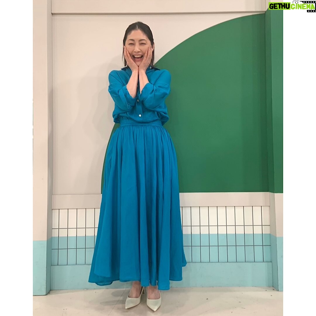 Takako Tokiwa Instagram - 今日のあさイチ 4月1日に放送された「能登半島地震から3ヶ月」は国会中継で短縮版となり、予定していたVTRが放送できなかった。 私の大好きな石川県珠洲市の「つばき茶屋」を経営する母娘のサツキさん&サトミさんのインタビュー。 時間がなかったんだもの放送出来なかったのも仕方ない、と諦めることも多い中…あさイチスタッフさんたちは、そのことを気にかけてくださり…本日のあさイチで、4月1日に放送出来なかった後半戦をしっかり伝えてくださった😭💦 インタビューを受けてくださった方々にとっては、番組が放送されることを楽しみにしてくださっているはず。その想いを汲んでくださったご配慮に…あさイチスタッフの被災地への愛を感じた。 愛される理由…だな。 くせ毛特集も勉強になった♫ そして、鶏肉グリーンピース煮がめちゃくちゃ美味しかった💕 @nhk_asaichi @suzu_tsubaki.chaya_noto #お洋服 @houseoflotus_official #イヤカフ @@prmal_jewelry @omoshita @mych___