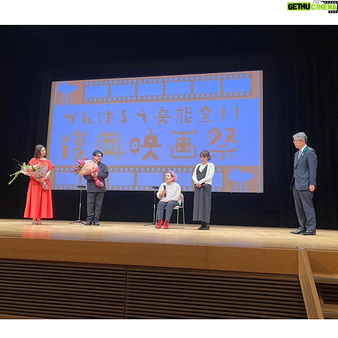 Takako Tokiwa Instagram - がんばろう奥能登 復興映画祭 白山市鶴木総合文化会館にて。 まつうらしんご監督と共に「あつい胸さわぎ」の上映&舞台挨拶。 忘れられない日が、また一日増えました。 素敵な出会いをありがとう✨ #白山市 #白山市鶴来総合文化会館クレイン #白山市長 #田村敏和市長 #司会は @fukushima.ayano #臨機応変な御対応 #すごかったー 💕 #まつうらしんご監督 #外ではゲートボール #珠洲からの2次避難メンバー #ジョインさせてくれてありがとう #楽しいチームでした (笑) #お父さんお大事に🙏
