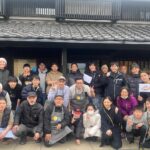 Takako Tokiwa Instagram - 3月17日 輪島の人気フランス料理店　L’Atelier de NOTO (ラトリエ・ドゥ・ノト)の池端準也シェフ率いるラトリエ・ドゥ・ノトチームは発災直後から、炊き出しを続けてくださっている。 ちょうど朝ドラ「まれ」の撮影で輪島に行っていた頃がグランドオープンで、出演者たちと何度となく伺った。 撮影が終わってからも、輪島に寄る楽しみだったお店。 「まれ」で出会ったメンバーたちと、私たちの大好きな、お世話になった輪島と珠洲の皆さんに会いに行こう！と、久しぶりに集まった。 あまり大人数で行っても今はまだ迷惑になるかもしれないと、最少人数で、細心の注意を払い、今回は来れなかった皆んなの「想い」を車いっぱいに詰めて向かった。 池端シェフの炊き出しは大人気で、たくさんの方々が列に並んでいらした。チームの皆さんも明るく、活気があった。もちろん皆さん被災されているわけで、「踏ん張っている」というのが正しいのかもしれない。だからこそ、このチームの笑顔を守るために、今度は私たちがサポートしなければ、と思った。 炊き出しは、被災者の方々のためのもので、ボランティアは、それをいただくものではない、とされているけれど、ラトリエ・ドゥ・ノトの炊き出しでは、「買ってください。そのお金は次の支援に回しますので」と、誰でも買えるようにしてくださっている。 これが・・・美味しい（：；） ミシュランシェフのお食事をいただけるんだもの・・・。 輪島に行かれた際には、皆さんぜひ、遠慮せず、寄ってみてくだね～。 池端シェフに聞いたところ、発災後すぐに炊き出しを始められたのは自然災害が発生した際に食事を提供するための非営利非政府組織であるワールド・セントラル・キッチンが驚くほど迅速にサポートしてくれたおかげだと言う。 これから続けていくのは地元の人たちだからと、ワールド・セントラル・キッチンのスタッフは、口出しをすることなく必要なものを用意してくれるためにただ見守るだけだったらしい。 世の中には知らないことがたくさんあるなぁ。 そして！4月1日・2日には、東京国立代々木競技場第二体育館で、池端シェフらが参加する「能登マルシェ」が12:00～18:00まで開催されるらしい！！ 池端シェフのご飯が食べられるチャンスです！！是非♪ @latelier_de_noto #チームまれは #間借りをし #私がコマーシャルさせてもらっている化粧品 #prior を #支援物資としてお配りしました #たくさん買わせていただき #金沢まで送ってくださり #ご対応ありがとうございました😭✨ #使ってみたかったのよ！と嬉しいお言葉も♫ #リフトアップしますよ〜と言ったら皆さん弾ける笑顔を見せてくださいました✨ #嬉しい❤️ #興和株式会社様 #Ｑ＆Ｐαチャージ #Ｑ＆Ｐhealing #ご支援ありがとうございました😭💦 #皆さん「元気になっちゃうなぁ〜」と喜んでくださいました！！ #本当にありがとうございました #福岡のイタリアン @tipico_japan さんも #炊き出しに来てくださっていました #福岡へ行ったら必ず行きますね〜✨ #ありがとう😊 #最後の写真 #めっちゃ気に入ってる❤️ #池端シェフ #かわゆ