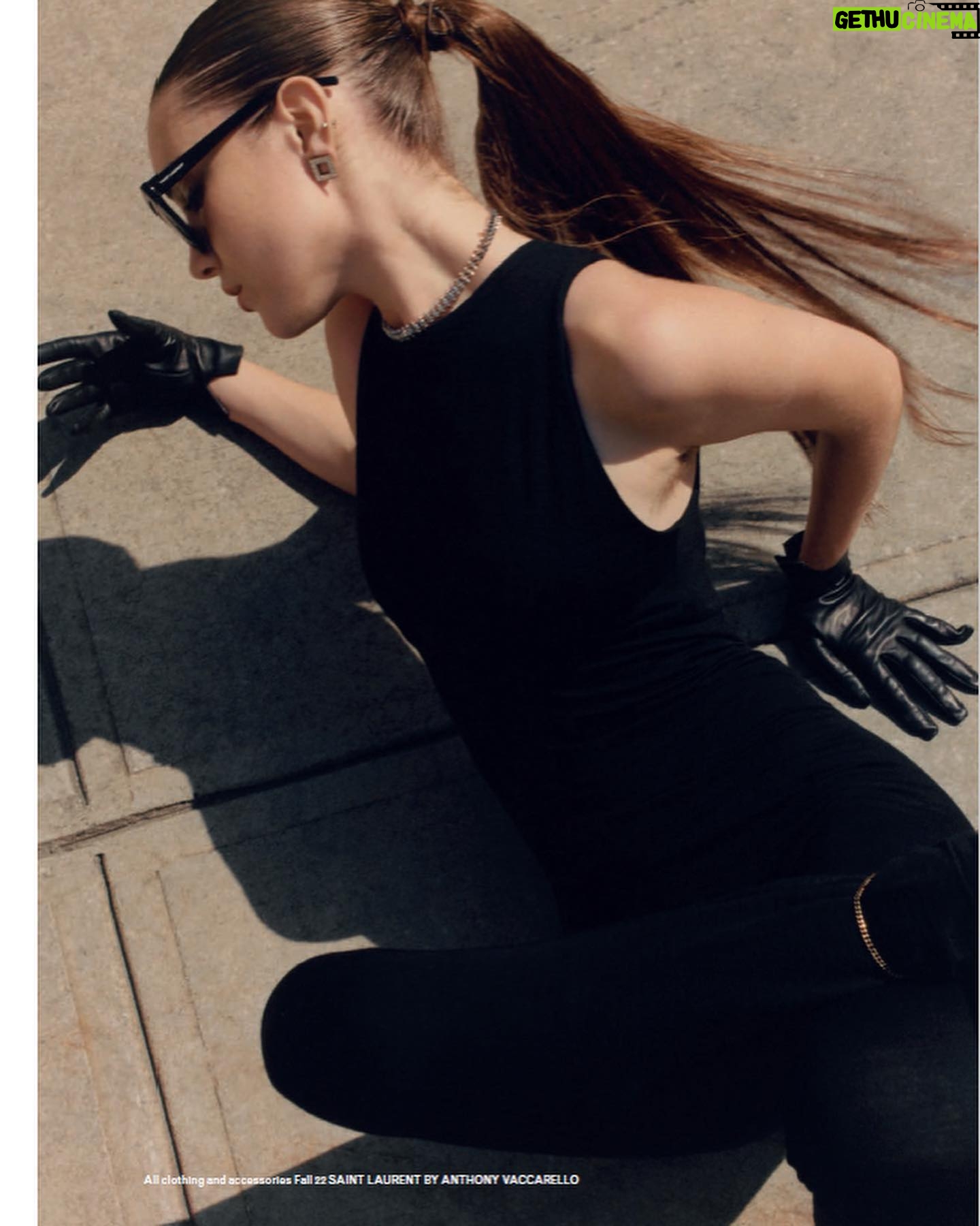 Talia Ryder Instagram - Thank you😅@theglassmagazine 🖤🖤 issue out on stands today
