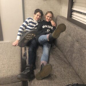Talitha Bateman Instagram - Trailer shenanigans with this weirdo.😎🤪