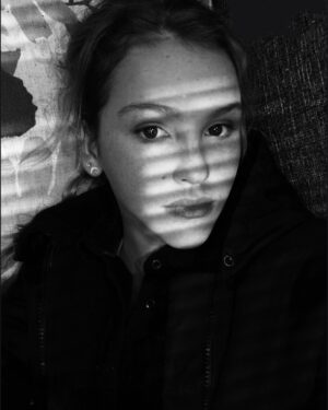 Talitha Bateman Instagram - 🖤🤍