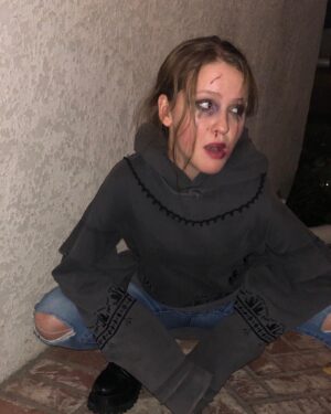 Talitha Bateman Instagram - I was supposed to be in a gang with my brothers but they bailed on me. So now I have no clue what I am. 🤷🏼‍♀️😂
