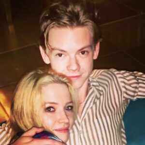Talulah Riley Instagram - bts w tbs 

🖤🧷@pistol @hulu @disneyplusuk