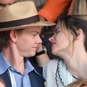 Talulah Riley Instagram - 🎾Have been in giggles for days at these candid shots from @wimbledon 🎾

🍾We posed very demurely at the @champagnelanson sign — Thank you, Lanson, for having us! And for feeding us all day long (lamb wellington, strawberries-and-cream, afternoon tea, pick-and-mix to take to court, lots of Lanson for Thomas. Yum.) But didn’t quite realise how visible we were (all day long…) while watching the tennis. 🍾

I usually describe myself as ‘stoic,’ but having seen these images I’m quite sure I can no longer make that claim… 

In a previous era, these might also be titled: ‘Why not to take your girlfriend to a sporting event.’ I honestly don’t know why I’m yawning/appear to be asleep in a lot of these shots. I was genuinely riveted by the matches. And thank you again, @champagnelanson for having us and for your very generous hospitality. 

🖤🧷It was also lovely to have a mini @pistol reunion with @emmajappleton🧷🖤

💙And thank you @mrselfportrait for the loan of such a pretty dress. I really loved it. 💙 

✨Finals today. Unfortunately I’m not at Wimbledon, but will be cheering for @djokernole ✨

photo credit: @gettyimages
