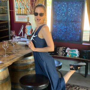 Tamara Braun Instagram - Try to have a little fun today! #fun #love #lifeiswhatyoumakeit #bekind #glasshalffull