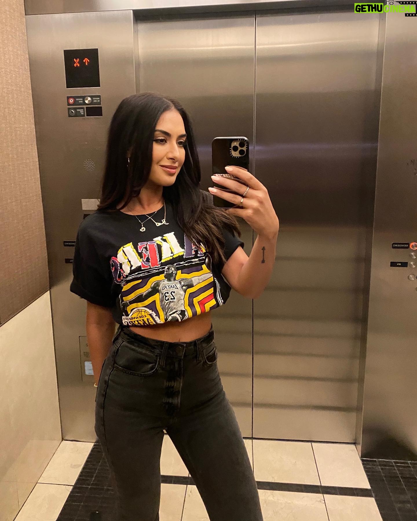 Tamara Dhia - 3 Likes - laker girls forever 💜💛💜