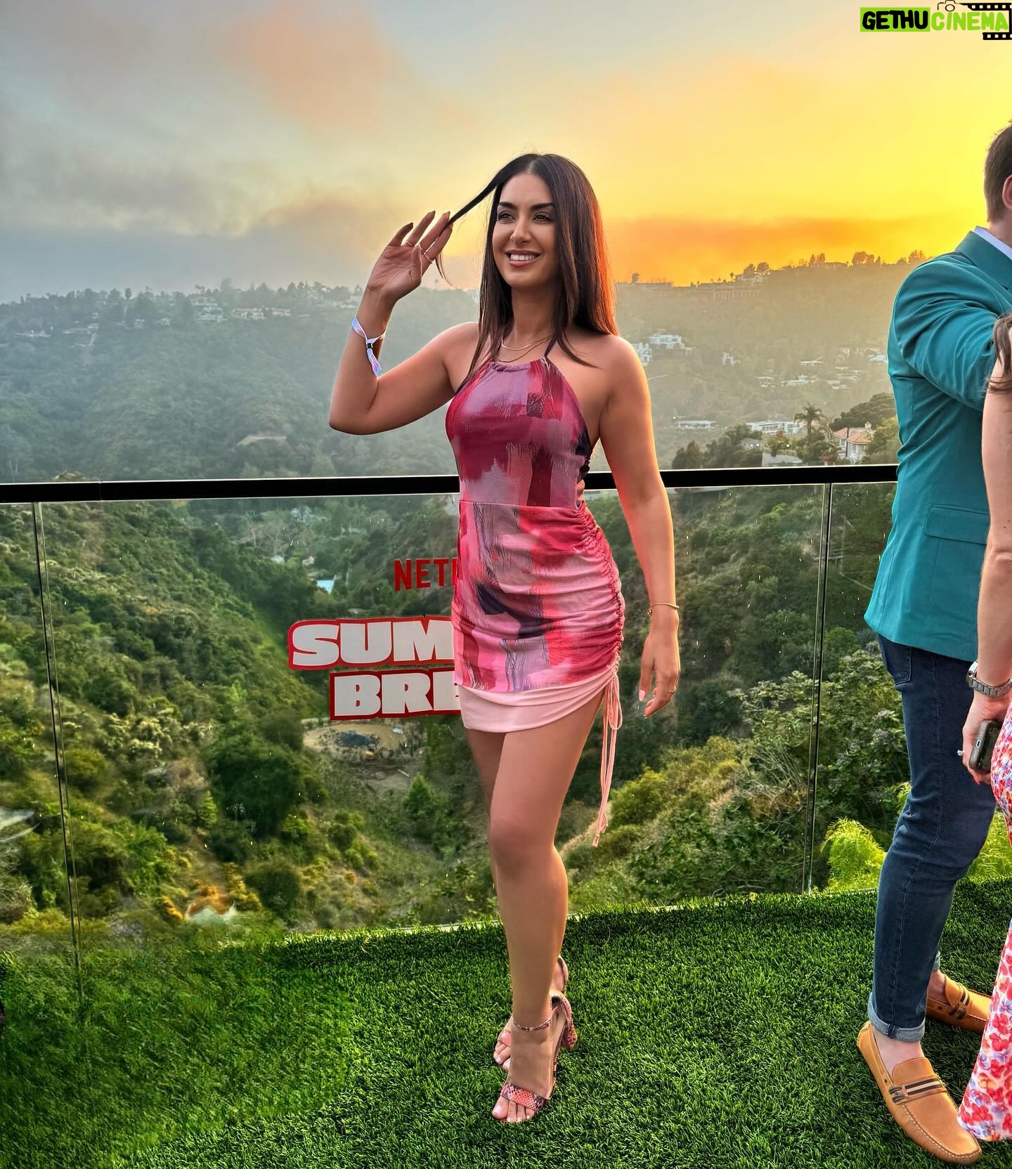 Tamara Dhia - 1.3K Likes - Sunsets in Bel-Air 💕 @netflix