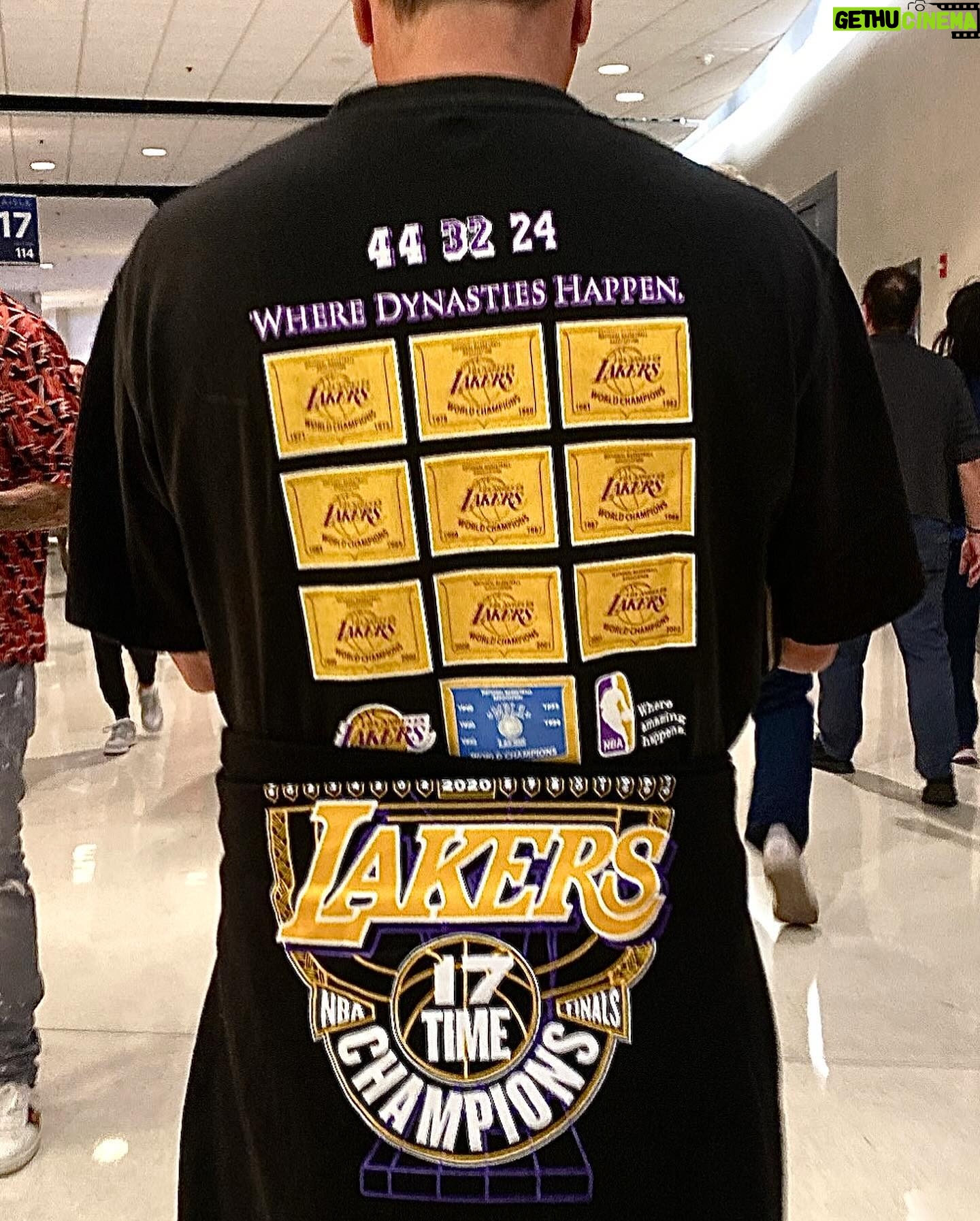 Tamara Dhia - 1.4K Likes - last night’s LakeShow 💜💛