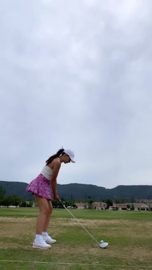 Tamara Dhia Instagram - Golf is a very humbling sport. You all make it look so easy! Still working on my swing but hitting a new personal distance record feels soooo good 🏌🏻‍♀️