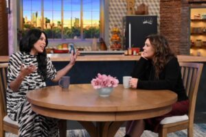 Tamara Taylor Instagram - Wildly gesticulating and making weird faces with @rachaelray today on the @rachaelrayshow 😉 Check your local listings!! #OctoberFaction #PoltergeistConvosAreCool