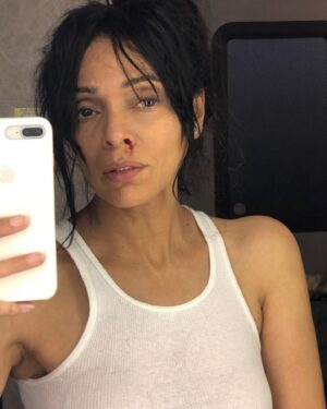 Tamara Taylor Instagram - You should see the other guy 😉 #RoughDayAtTheOffice #OrganizedCrime #SeasonFinale @nbclawandorder