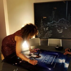 Tamara Tunie Instagram - #behindthescenes ✨Press for @wannadancemovie ✨#IWannaDanceMovie, coming exclusively to movie theaters December 23. Get tickets now: https://bit.ly/IWannaDanceTickets