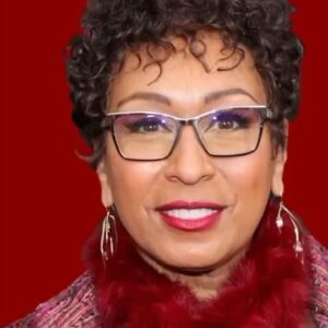 Tamara Tunie Instagram - Courtesy of my @blacktheatreunited family :: 🎥BTU Answers: @msttunie shares her insights on Elevating Marginalized Voices in Broadway.

#blacktheatreunited #tamaratunie #broadway #btu