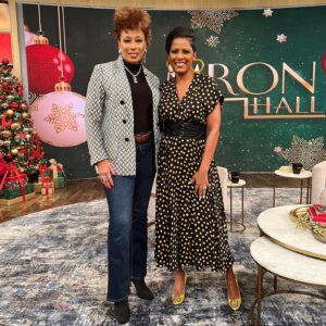 Tamara Tunie Instagram - Hello fam! A friendly reminder to tune in to the @tamronhallshow TODAY! ✨#friendlyreminder #checklocallistings #tunietuesday ☺️ [GLAM SQUAD 💄💋💅 💇🏽‍♀️: @kemcake   @julesnest]