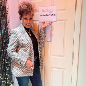 Tamara Tunie Instagram - Hello fam! A friendly reminder to tune in to the @tamronhallshow TODAY! ✨#friendlyreminder #checklocallistings #tunietuesday ☺️ [GLAM SQUAD 💄💋💅 💇🏽‍♀️: @kemcake   @julesnest]