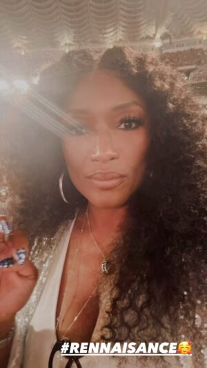 Tamara 'Taj' Johnson-George Instagram - You won't break our souls💋💋💋💋

#swv #coko #lelee #Taj #tamiya #renaissanceworldtour #beyonce #fyp
