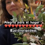 Tamara Acosta Instagram – Cosas que me hacen feliz:
Tomar café 
Hacer teatro 
Las guindas
Las flores.
Y a ti?
@jardinorquideas