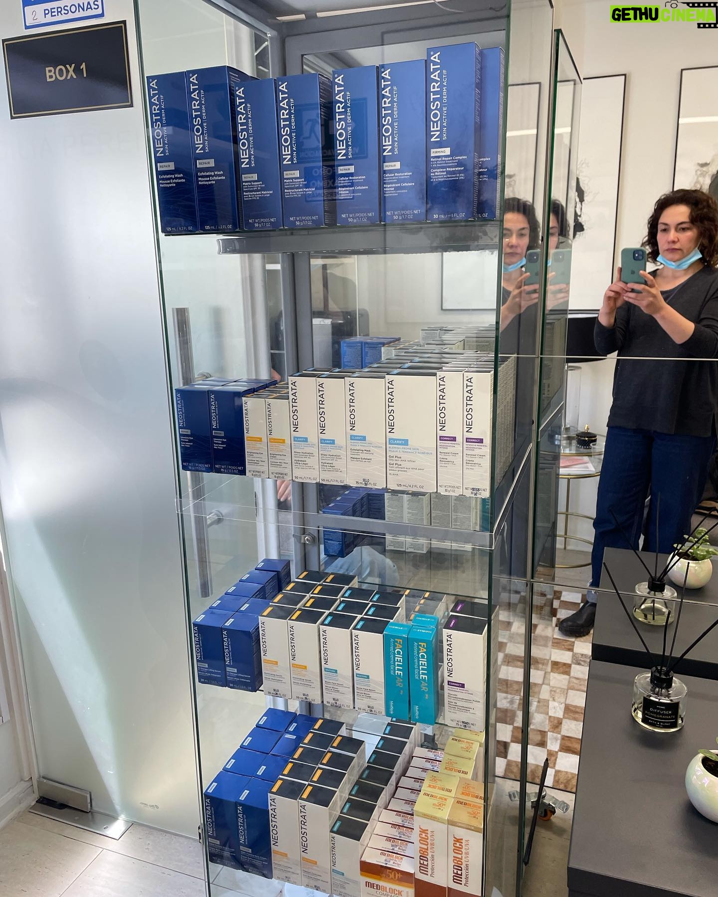 Tamara Acosta Instagram - En @kine_cecilia_pereira puedes encontrar toda la línea de Neostrata . Son maravillosas y duran una eternidad. @neostrata / # neostra#cuidadofacial
