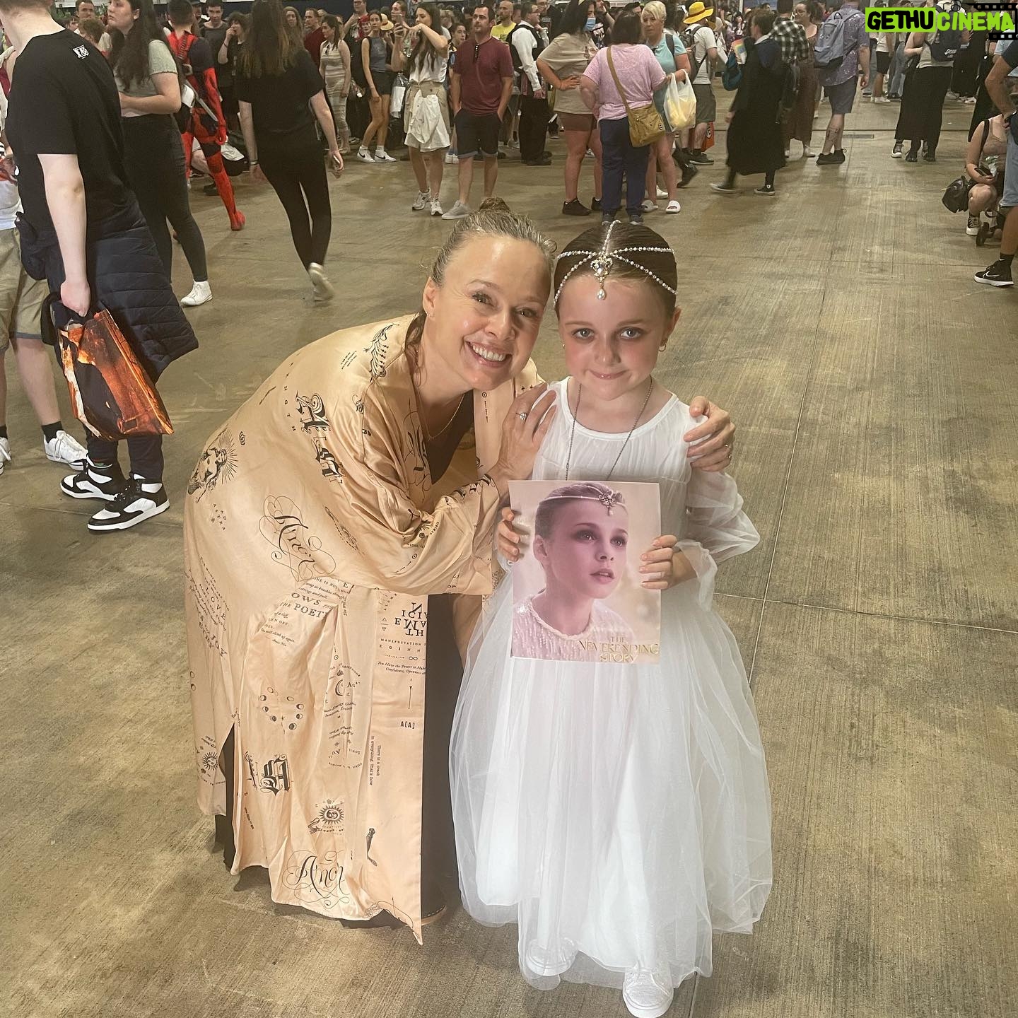 Tami Stronach - 4.2K Likes - Feeling lucky to have found myself in Belfast for @comicconnorthernireland š Swipe to see my adorable mini-me!
#tamistronach #theneverendingstory #childlikeempress #thechildlikeempress #comicconnorthernireland