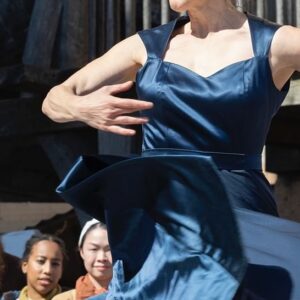 Tami Stronach Instagram - Moving my body to celebrate International Dance Day! Happy holiday to all movers and shakers who celebrate, make sure you dance today 💃

#internationaldanceday #neverendingstory #tamistronach #tamistronachdance