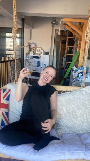 Tami Stronach Instagram - Happy Weekend 💛 And thank you @Nomadica for the delicious wine!
