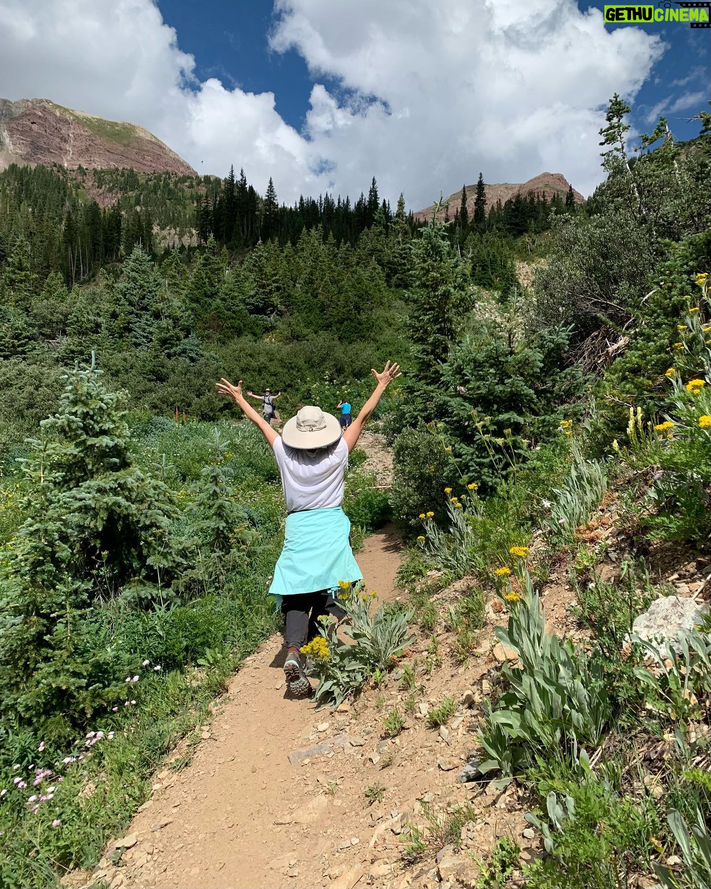 Tami Stronach - 1.2K Likes - Getting out of the city and into natureāļø Feeling very grateful to be sharing these last moments of summer with family and friends, and to be hiking, stretching and dancing just 3 months after my knee surgery!
PS. The white water rafting was scarier than youād think š
#tamistronach #theneverendingstory #childlikeempress #aspen