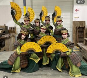 Tamlyn Tomita Instagram - 🪨🌊🔥💨
🪭🪭🪭🪭🪭🪭🪭
🙏🏼Repost from @darlenepineda_ and her FAN-tastic sisterhood of #KyoshiWarriors and the band of brothers who comprised the AMAZING stunt teams that made us all believe we could fight and fly with fierce ferocity for @avatarnetflix !

So very many thanks and bows of gratitude to this incredible band of Woman Warriors who kicked Fire Nation-ass! 🙏🏼🙏🏼🙏🏼