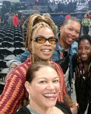 Tammy Townsend Instagram - Did Badu with the crew. 🙌🏽
@erykahbadu
@cryptocomarena