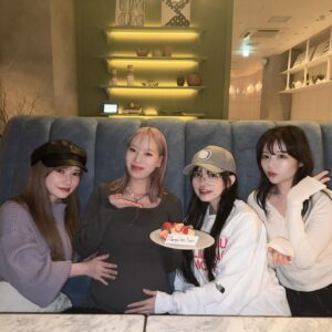 Tanakaga Instagram - 昨日は定期的に集まってる姉様達とご飯会でした🫶🏻
ケーキとプレゼントまで頂いて幸せ空間やった😭💞
何から何まで本当にありがとうございます🙇🏻‍♂️

毎回会話が盛り上がりすぎて時間過ぎるのがめっちゃはやい笑
また集まりましょう〜〜❤️‍🔥