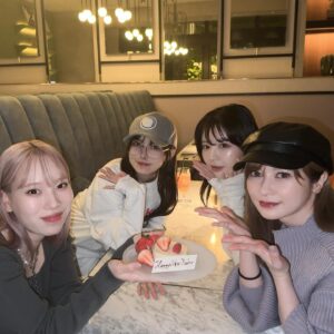 Tanakaga Instagram - 昨日は定期的に集まってる姉様達とご飯会でした🫶🏻
ケーキとプレゼントまで頂いて幸せ空間やった😭💞
何から何まで本当にありがとうございます🙇🏻‍♂️

毎回会話が盛り上がりすぎて時間過ぎるのがめっちゃはやい笑
また集まりましょう〜〜❤️‍🔥