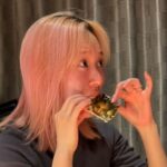 Tanakaga Instagram - 1.お馴染みメンバーでプチ修学旅行🫶🏻 2.雑草の皆様とただのパパラピーズ🍀 3.珍しく3人での写真を収めることに成功した女子メンバー(夜ご飯の時間までしっかり雑草貫いてる古川先生) 4.人生で初めて写真に背後霊が映り込んでしまった日。 5.人狼ゲーム早めに脱落して、この後の展開をニヤニヤしながら考察する夫婦とこびと図鑑🧚 6.誕生日の写真ケーキで本来なら絶対選ばれないであろう写真ばかりが選ばれてしまう米村27歳 7.その中で1番ヤベェ米村を食う私