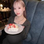 Tanakaga Instagram - 昨日は定期的に集まってる姉様達とご飯会でした🫶🏻 ケーキとプレゼントまで頂いて幸せ空間やった😭💞 何から何まで本当にありがとうございます🙇🏻‍♂️ 毎回会話が盛り上がりすぎて時間過ぎるのがめっちゃはやい笑 また集まりましょう〜〜❤️‍🔥