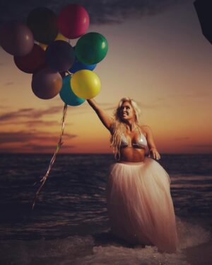 Tanea Brooks Instagram - This Birthday is not about age so don’t put me in that box. #Ageless #Timeless #PerfectYearsOld #Rebel 📷: @onedopephotographer 💄: @dear.salem  #virgo #happybirthday