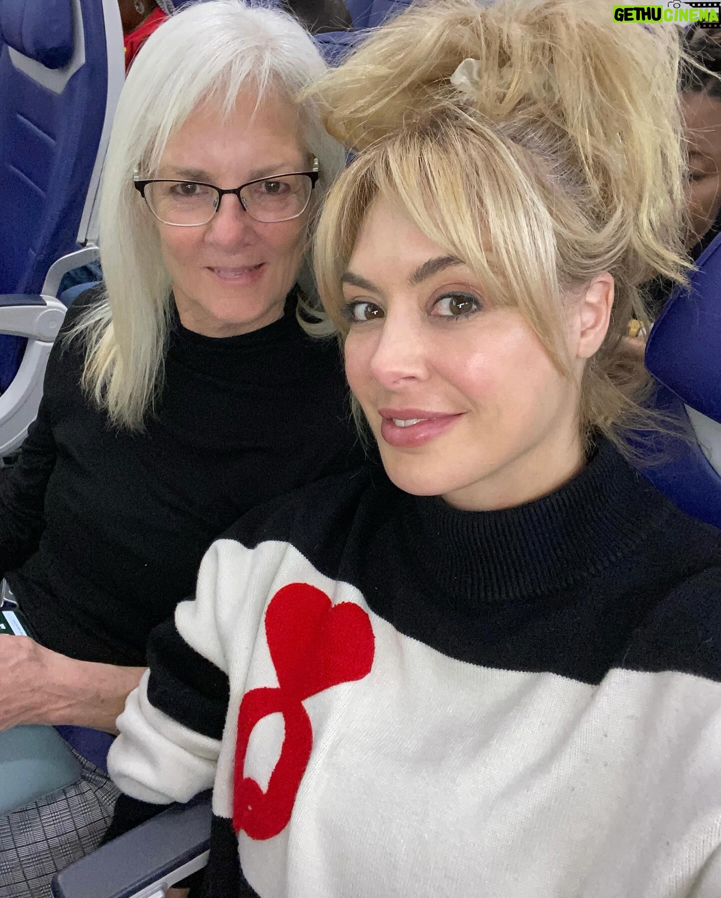Tanea Brooks Instagram - Well I flew to Oklahoma but not for what you think 😉 #oklahoma #okie #countrygirl #family