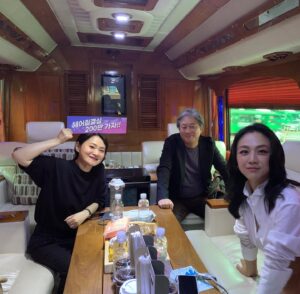 Tang Wei Instagram - 무대인사버스  Greeting bus!!