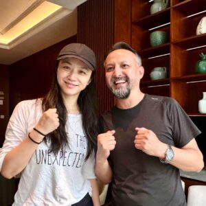 Tang Wei Instagram - happy！！！2005《情牵那拉提》重聚