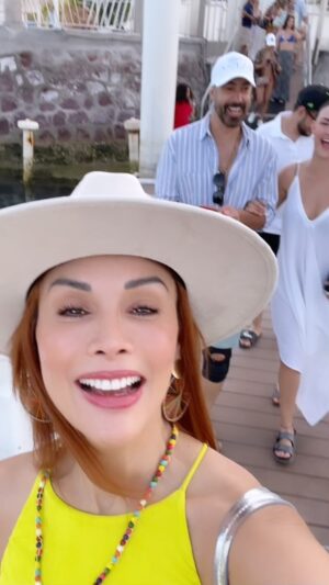Tania Vazquez Instagram - @paulinisscasademoda @carlos_arenastv @jadefrasermx @beautyconceptclinic @zevach.joyeriadeautor @gabycosl @majasportswear @viajesalfarah @agape.style @pr_hugogarcia @vagotransfers @sestantemx 💜