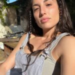 Tania Raymonde Instagram – sprung out 🐣