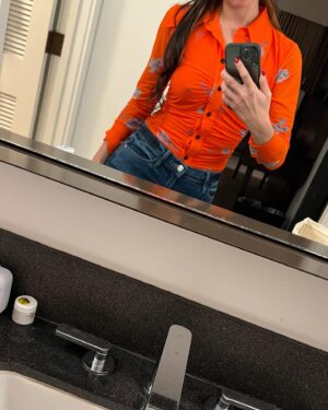 Tania Raymonde Instagram - favorite new shirt appreciation post