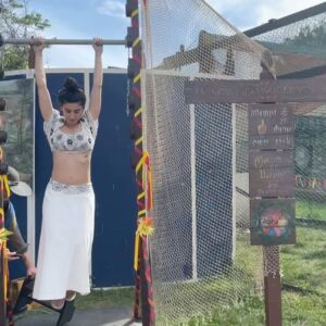 Tania Raymonde Instagram - drank meade braved a maze chilled w goats curtsied like maidens and basically went medieval as F at Ren Faire with @imdanadelorenzo