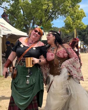 Tania Raymonde Instagram - drank meade braved a maze chilled w goats curtsied like maidens and basically went medieval as F at Ren Faire with @imdanadelorenzo