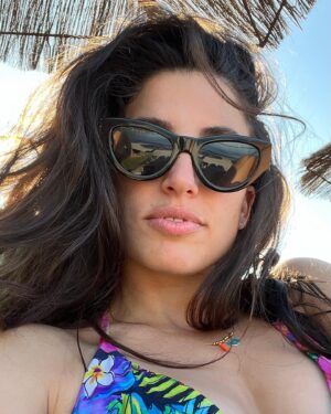 Tania Raymonde Instagram - mai • santa giulia • lumière déclinante • moustiques • crème solaire • bonheur